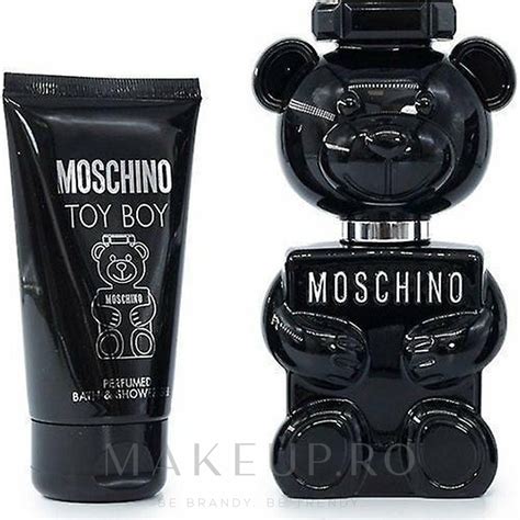 toy boy moschino how smell.